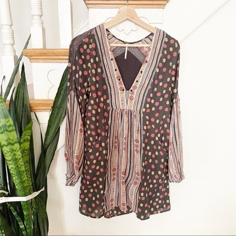 Free People Patterd long sleeves floral dress XS